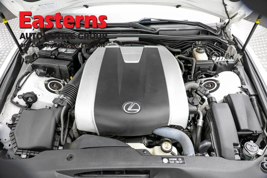Used 2018 White Lexus 300 image 7