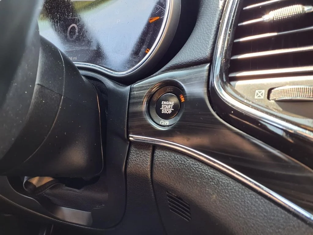 Used 2021 White Jeep Limited image 9