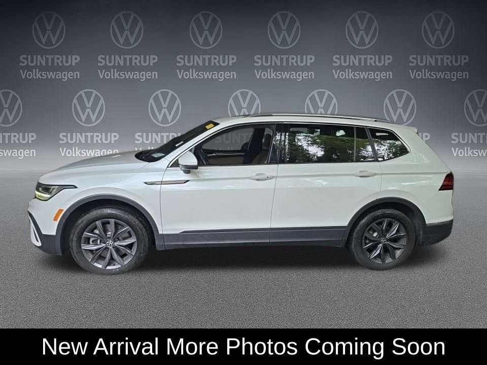 Used 2023 White Volkswagen 2.0T SE image 3