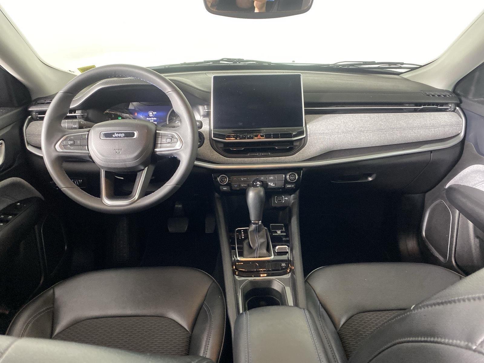 Used 2022 Bright White Clearcoat Jeep Latitude image 21