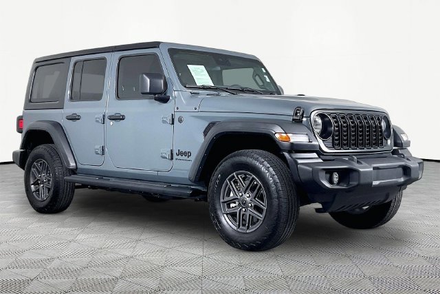 Used 2025 Gray Jeep Sport S image 3