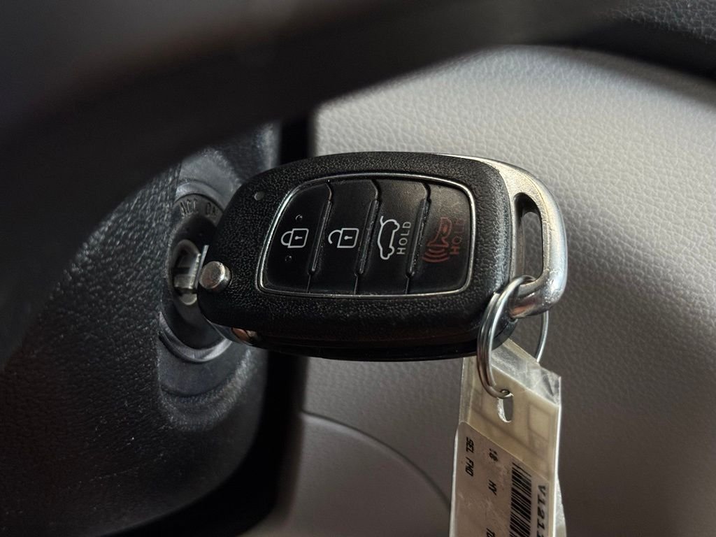 Used 2018 Silver Hyundai SEL image 32