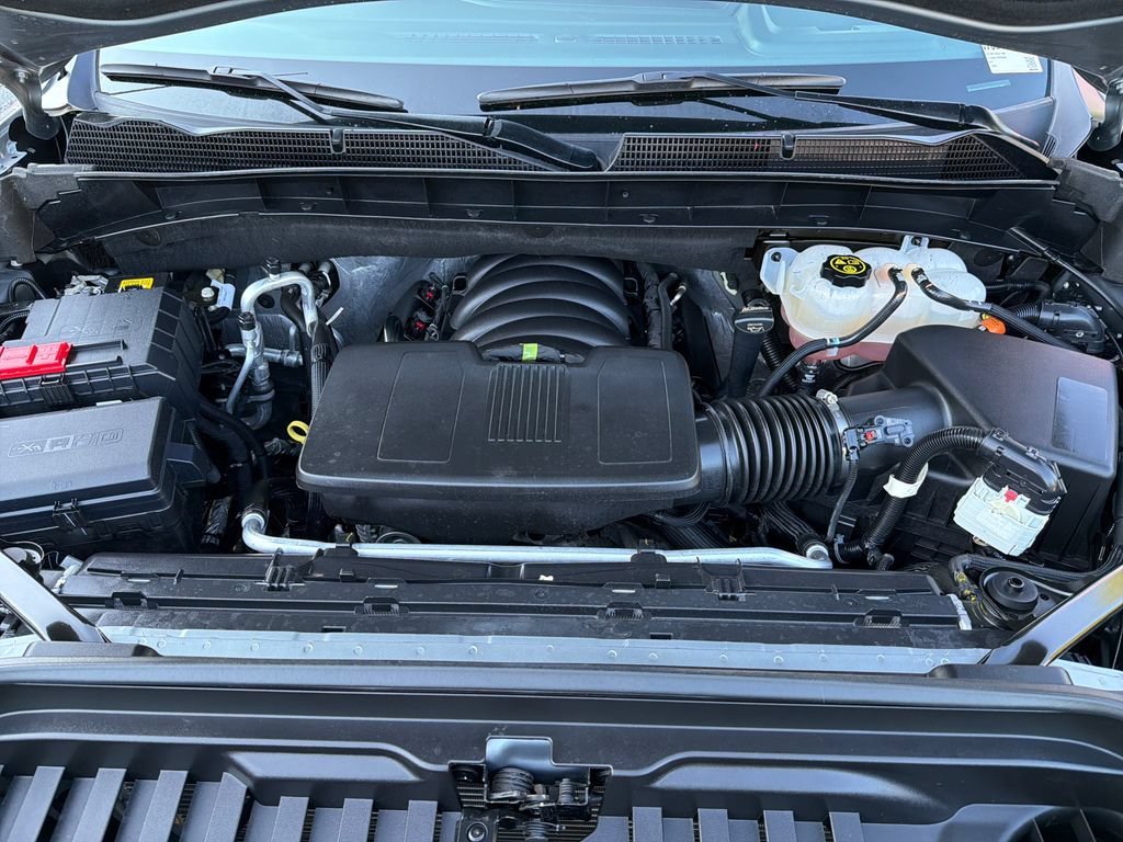 Certified Used 2023 Sterling Metallic GMC SLT image 11