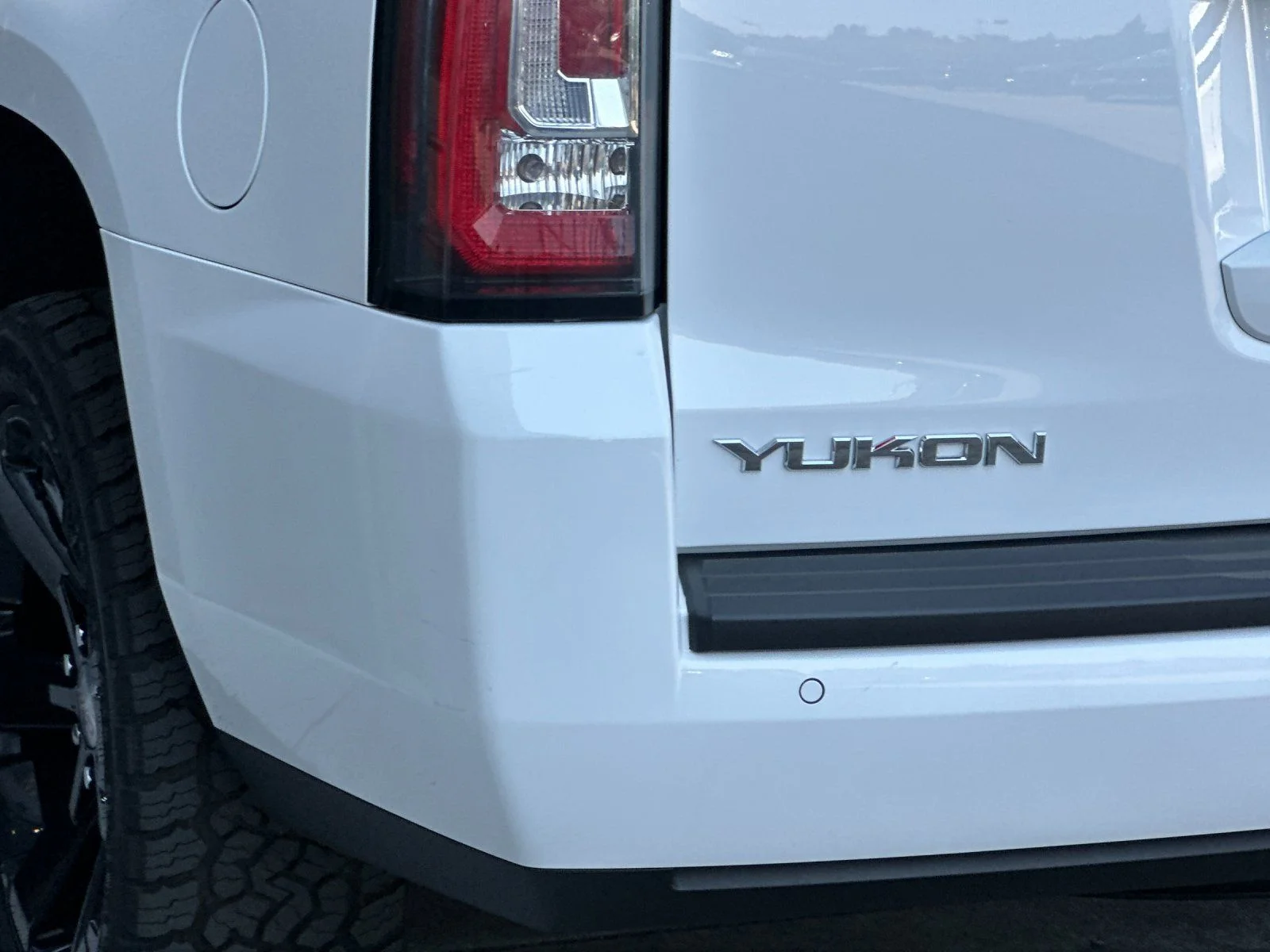 Used 2018 Summit White GMC SLT image 26