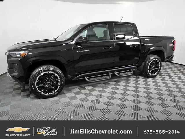 New 2026 Black Chevrolet Z71 image 32