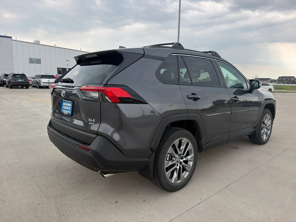Used 2023 Magnetic Gray Metallic Toyota XLE Premium image 5
