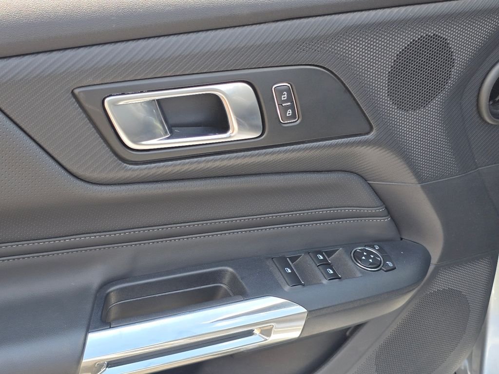 Used 2025 Silver Ford EcoBoost Premium image 33