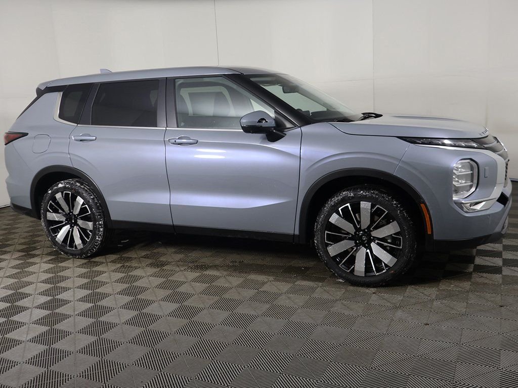 New 2026 Gray Mitsubishi SE image 20