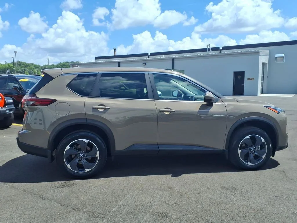 Used 2024 Beige/tan Nissan SV image 2