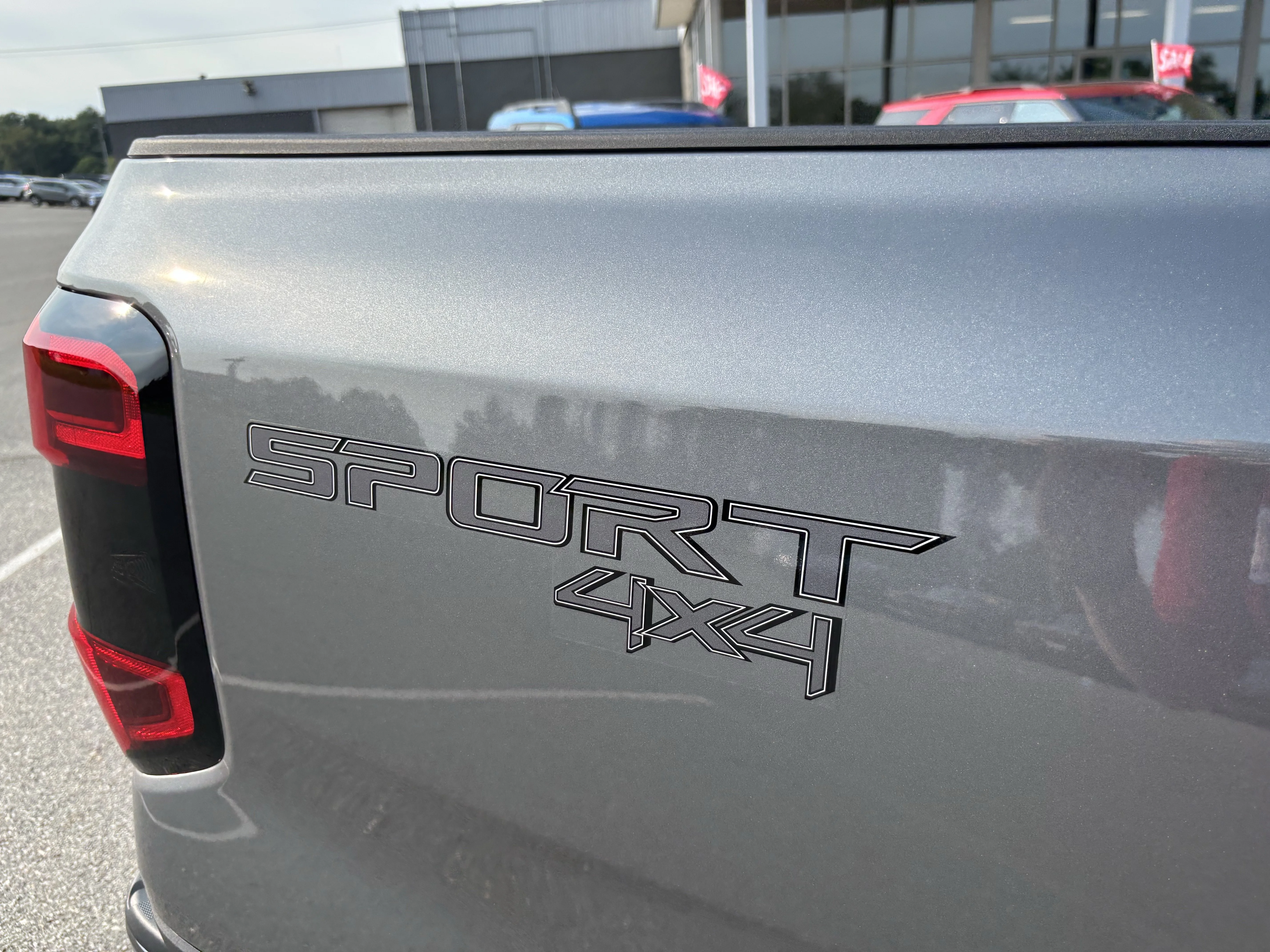 New 2026 Carbonized Gray Metallic Ford XLT image 35