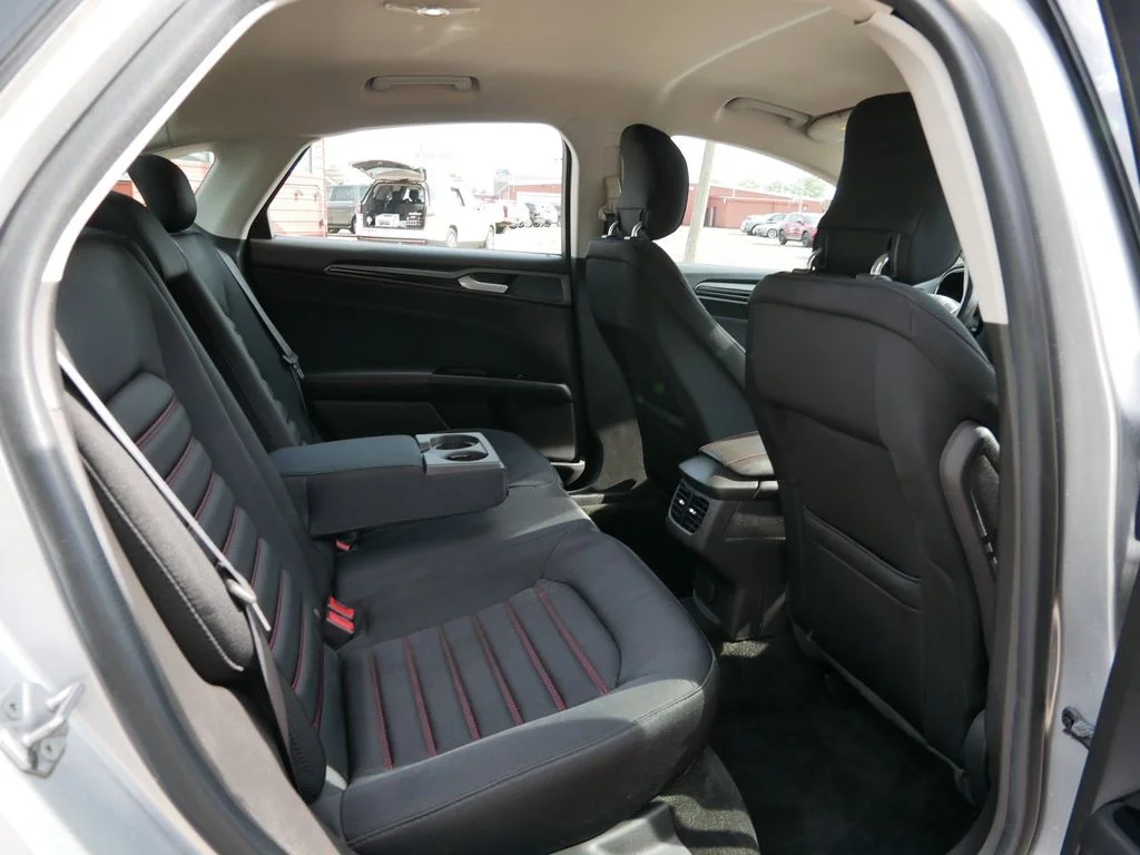 Used 2014 Silver Ford SE image 9