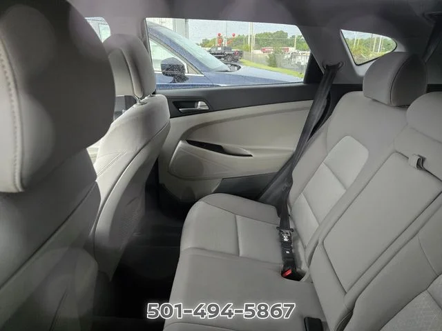 Used 2016 White Hyundai SE image 9
