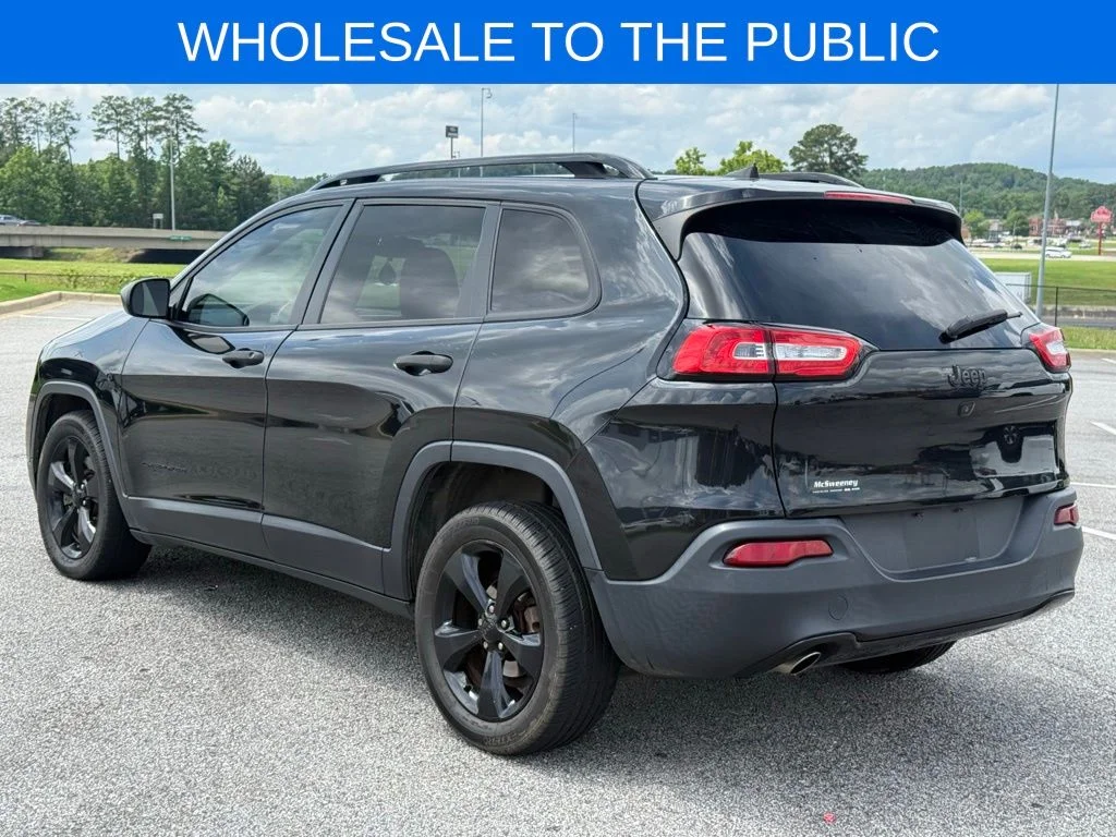 Used 2016 Black Jeep Altitude image 3