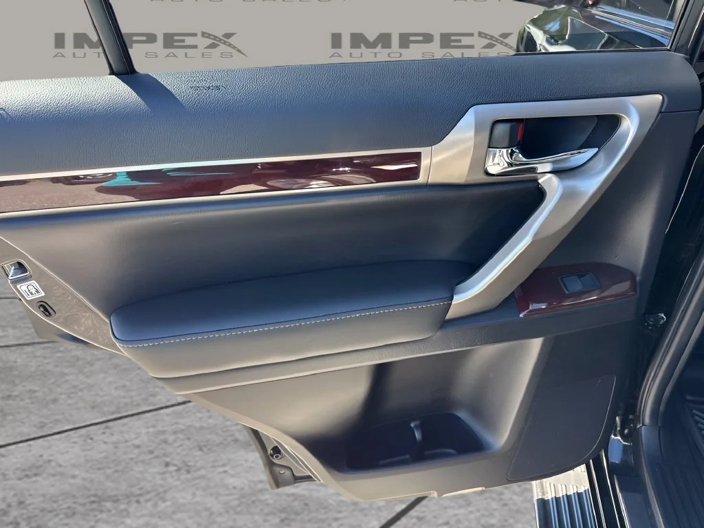 Used 2015 Black Lexus 460 image 29