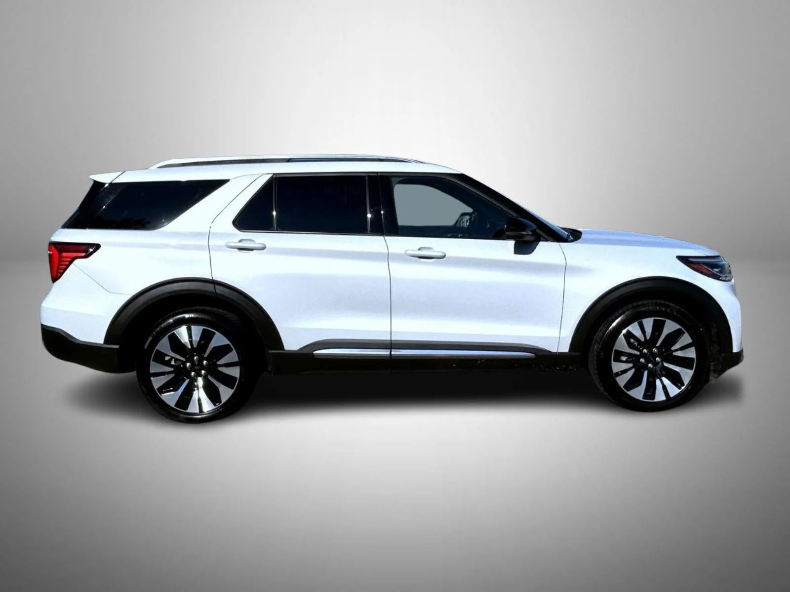 Used 2025 White Ford Platinum image 4