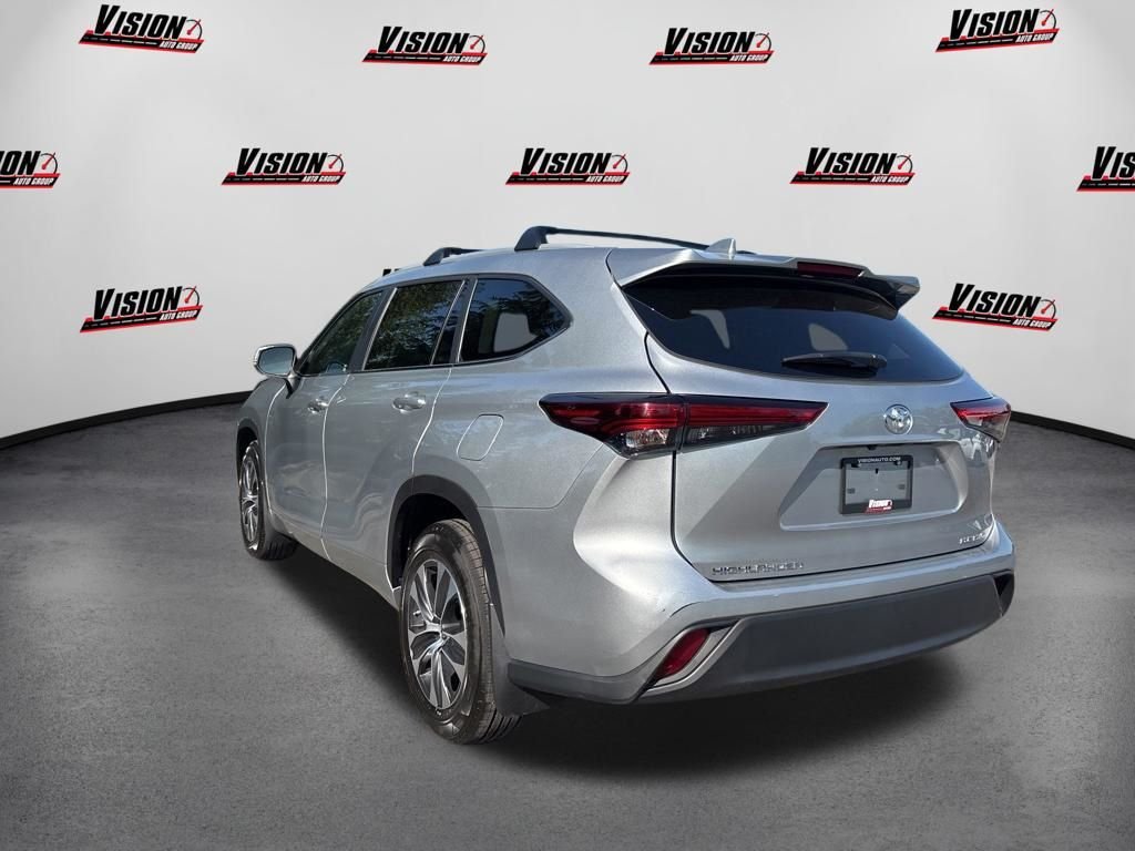Used 2023 Silver Toyota XLE image 7