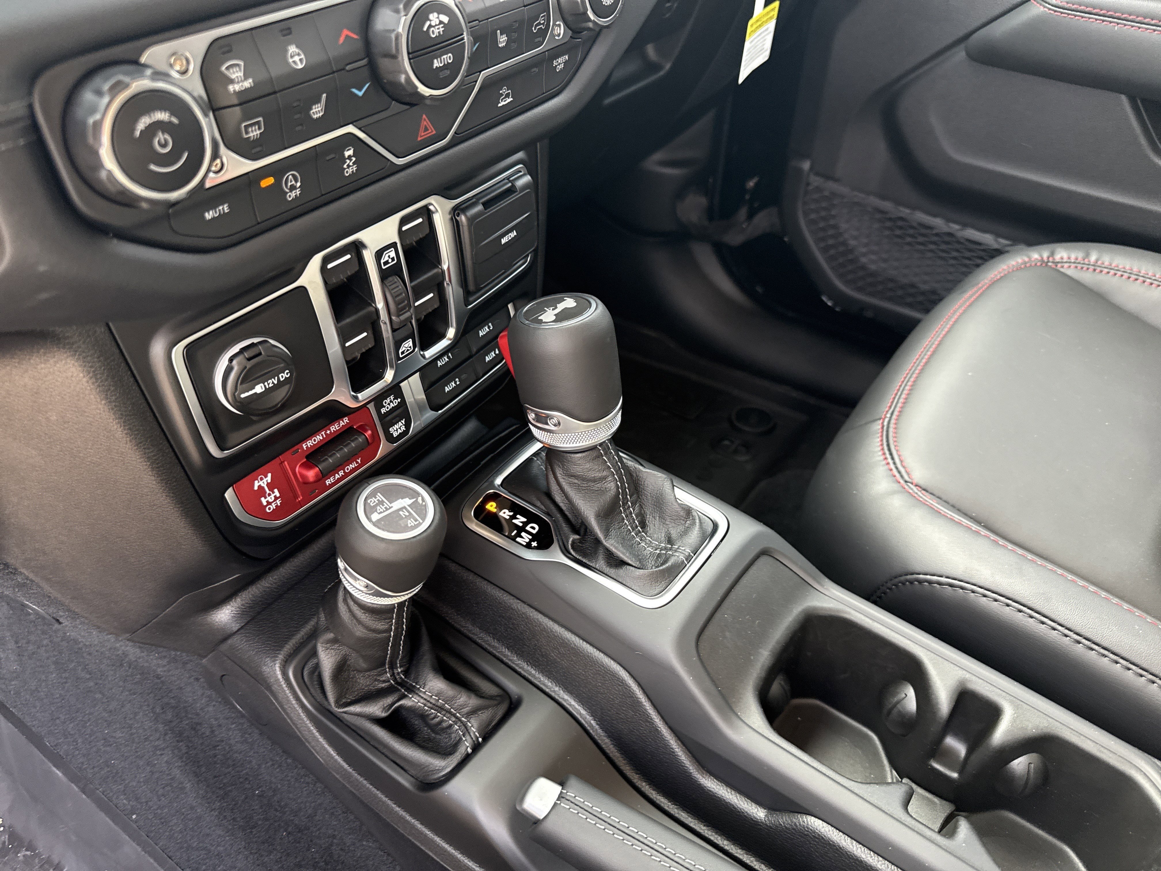 New 2025 Black Clearcoat Jeep Rubicon TG316 CUSTOM image 36
