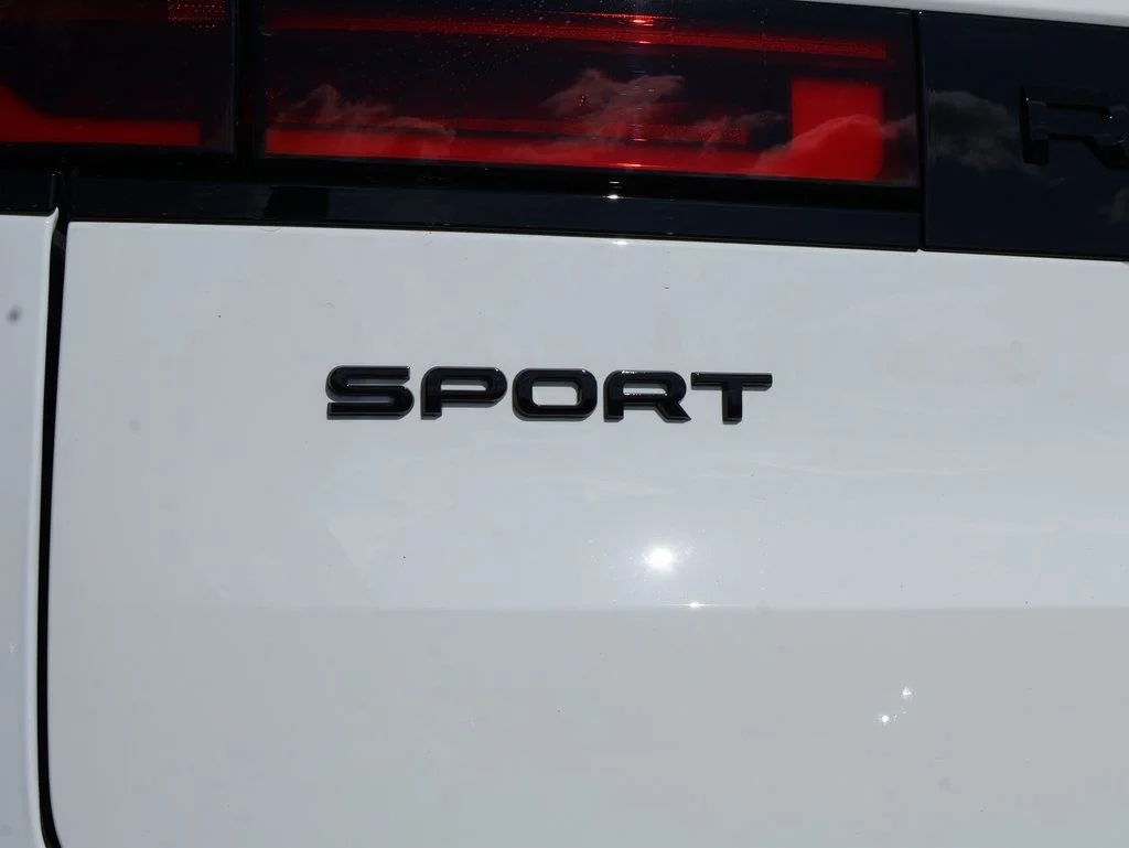 Used 2025 Fuji White Land Rover Dynamic SE image 34