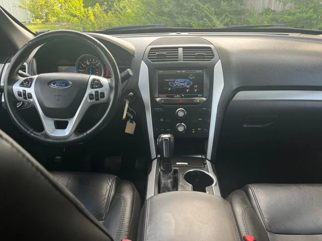 Used 2015  Ford XLT image 12