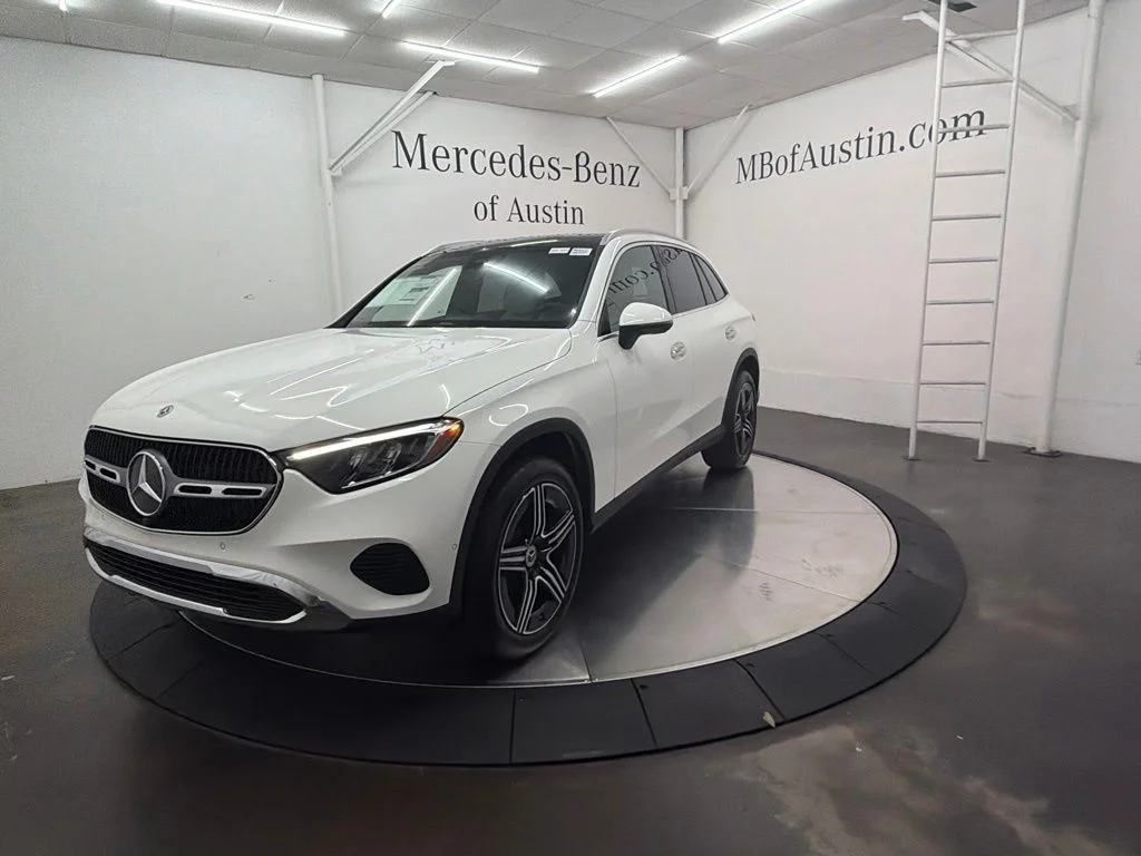 New 2027 White Mercedes-Benz GLC 300 image 3