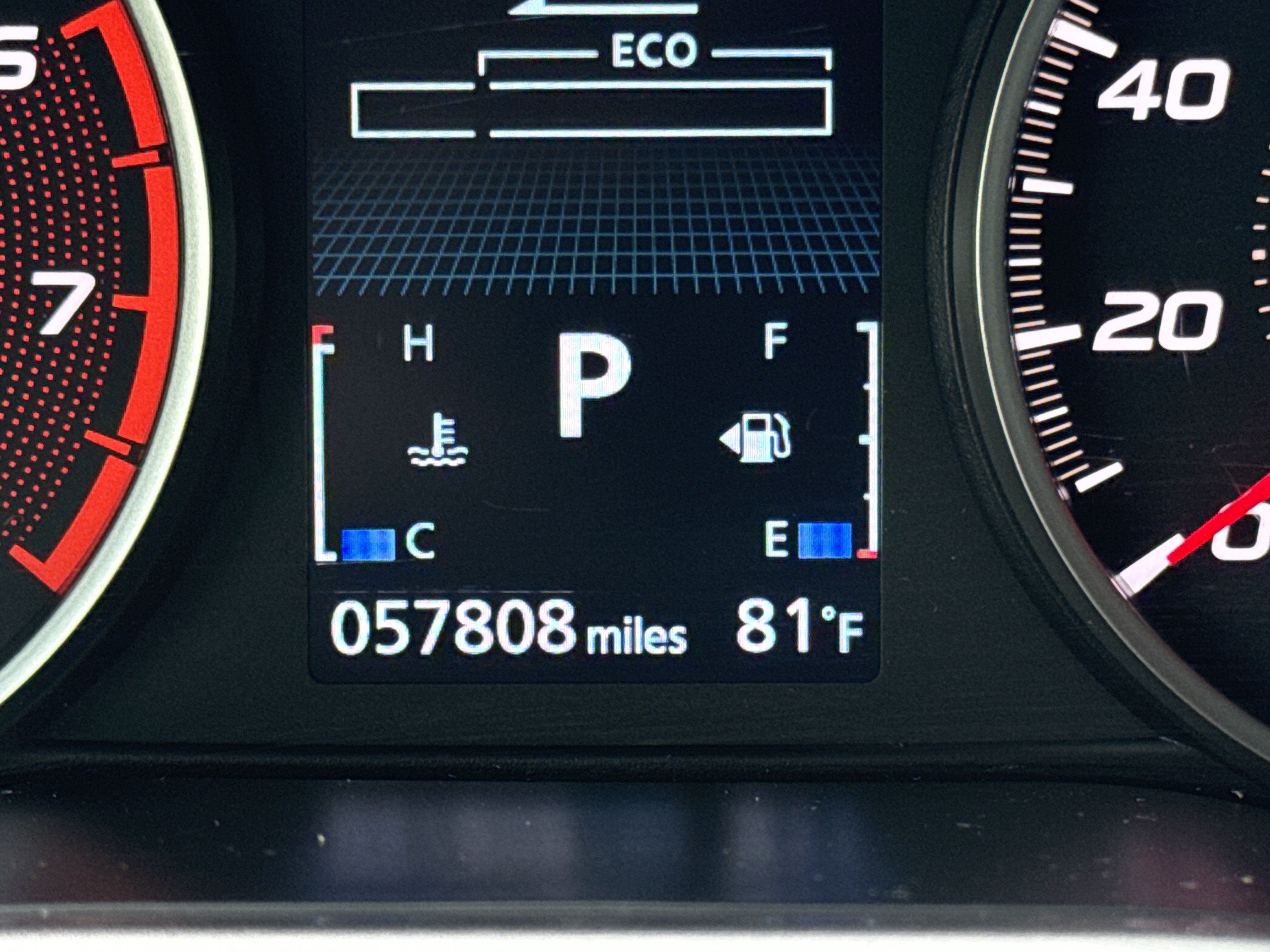 Used 2022  Mitsubishi SE image 22