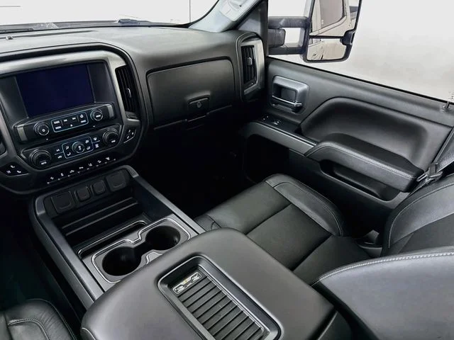 Used 2019 White Chevrolet LTZ image 24