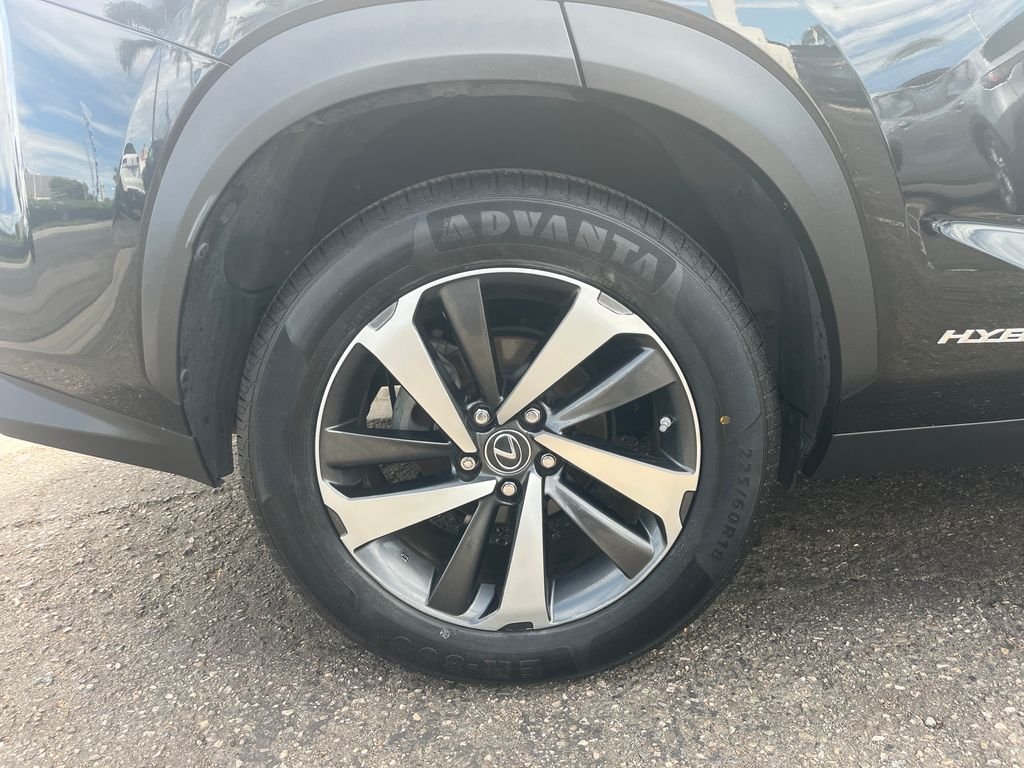 Used 2019 Black Lexus 300h image 42