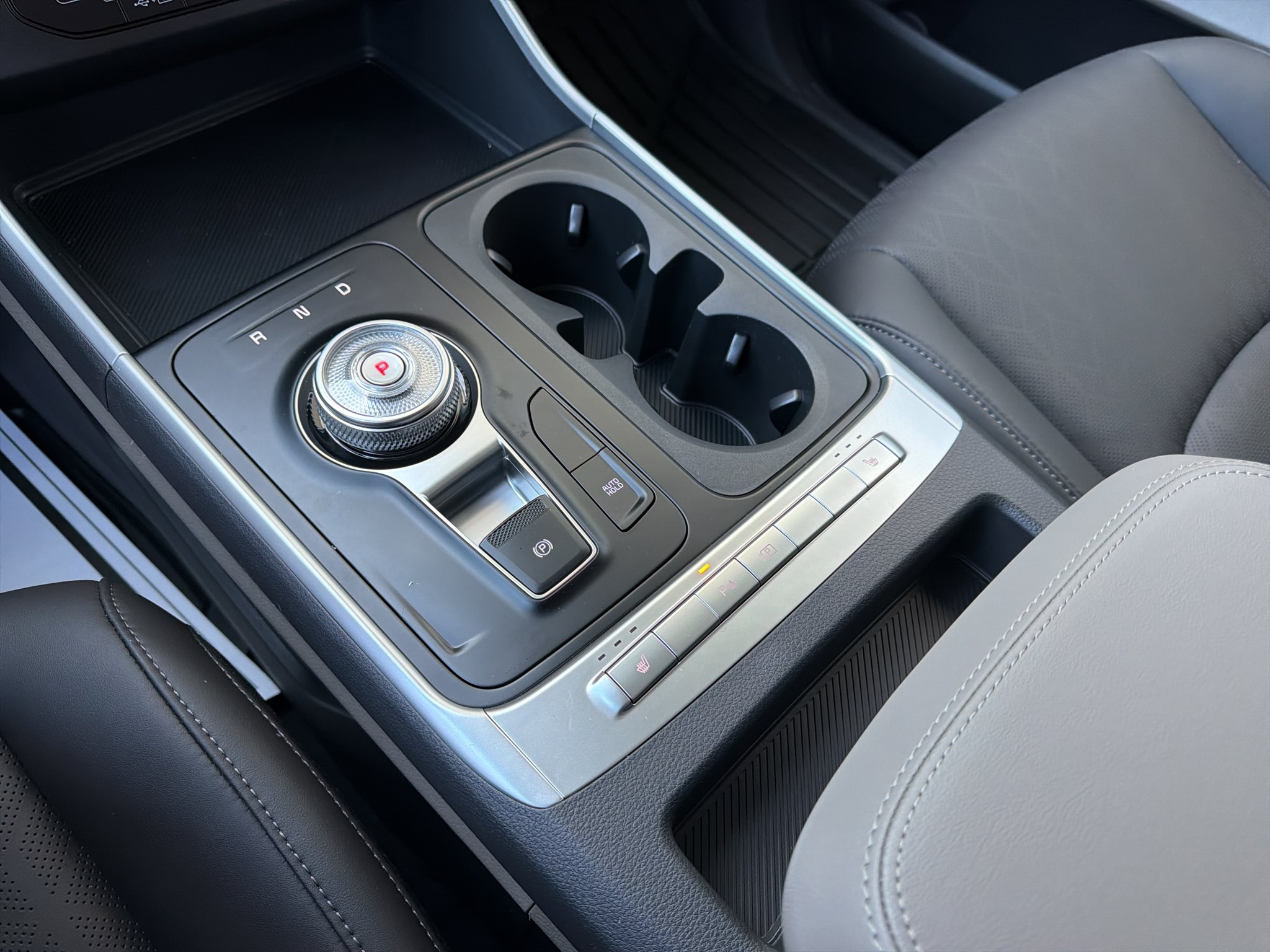 New 2027 Ceramic Silver Kia LXS image 23