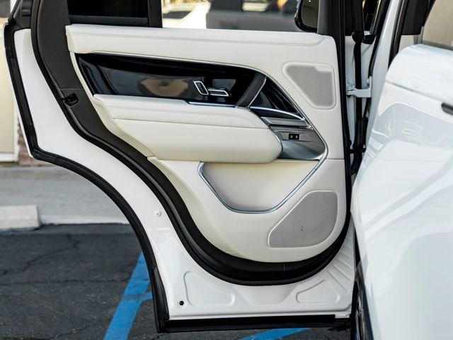 Used 2025 Fuji White Land Rover SE image 24