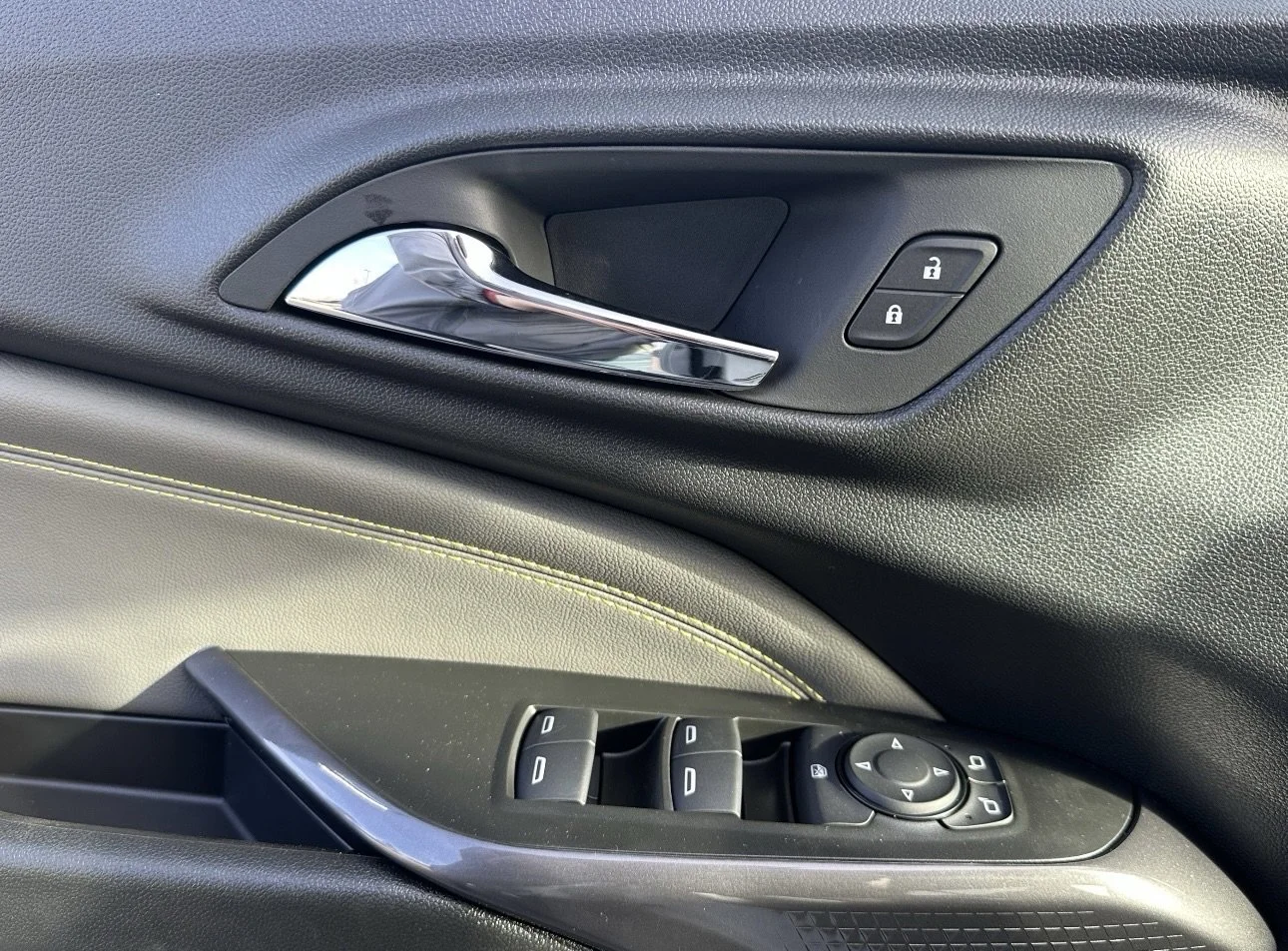 New 2026 Summit White Chevrolet ACTIV image 8