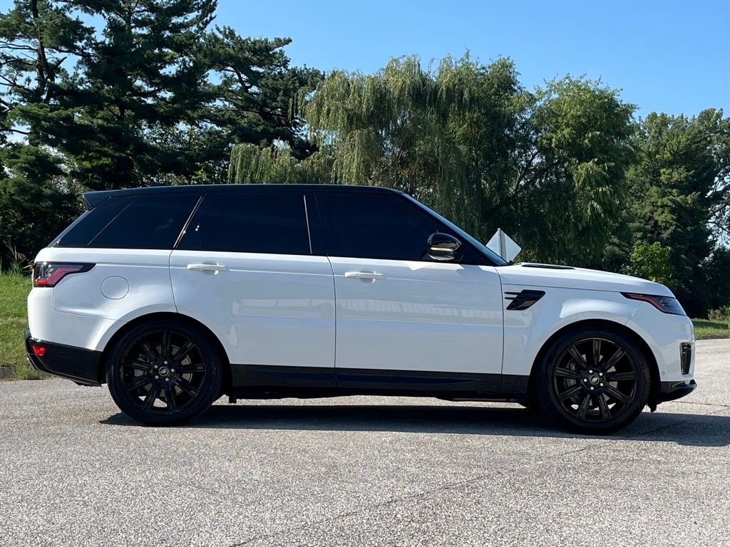 Used 2022 White Land Rover HSE Silver Edition image 8