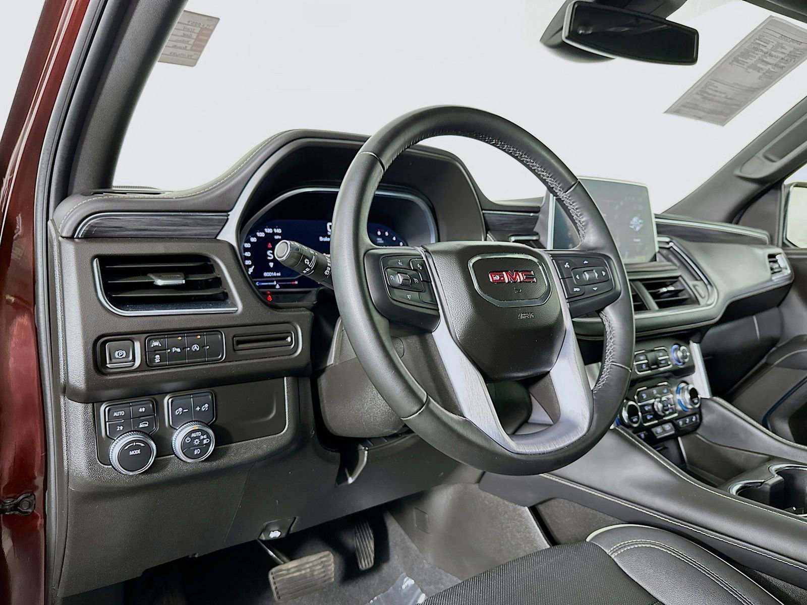 2023 GMC Yukon SLT - Photo 12