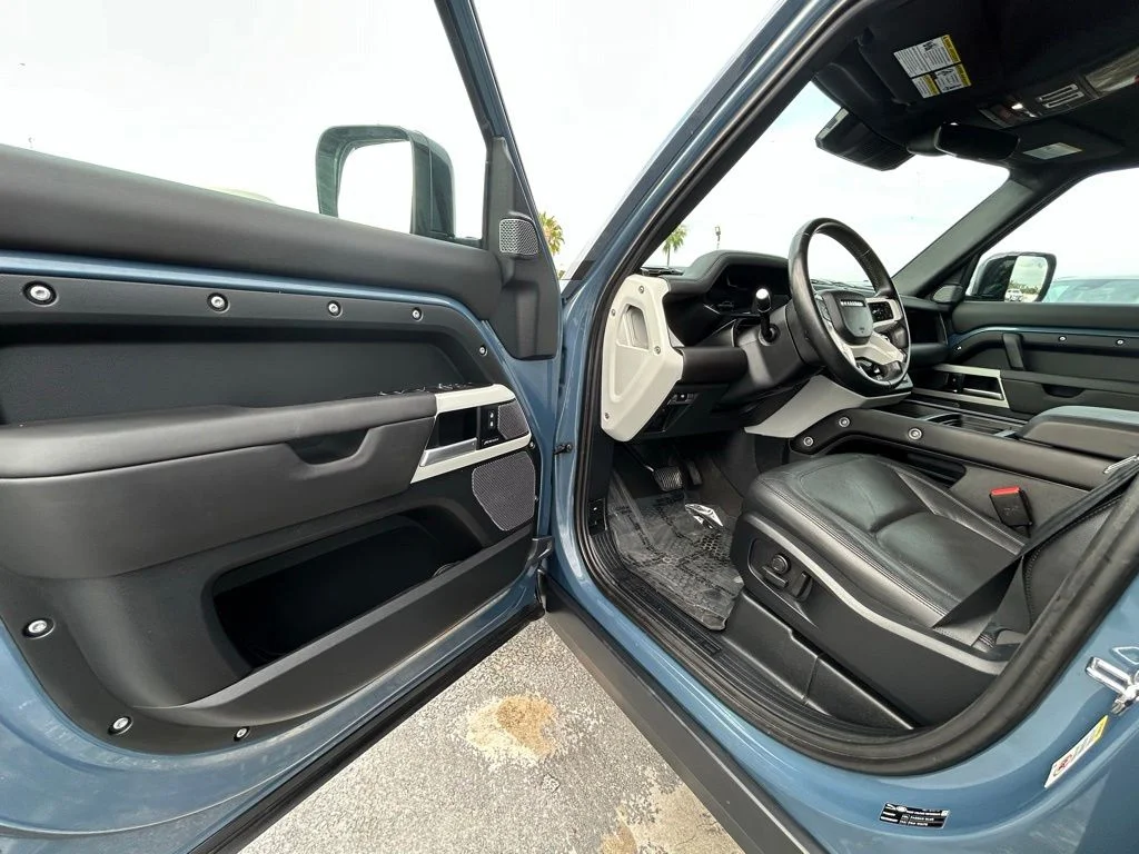 Used 2024 Blue Land Rover S image 15