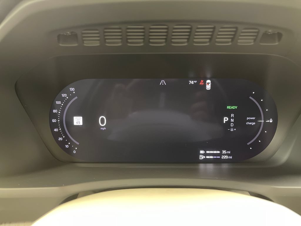 Used 2024 White Volvo Ultimate Bright Theme image 23