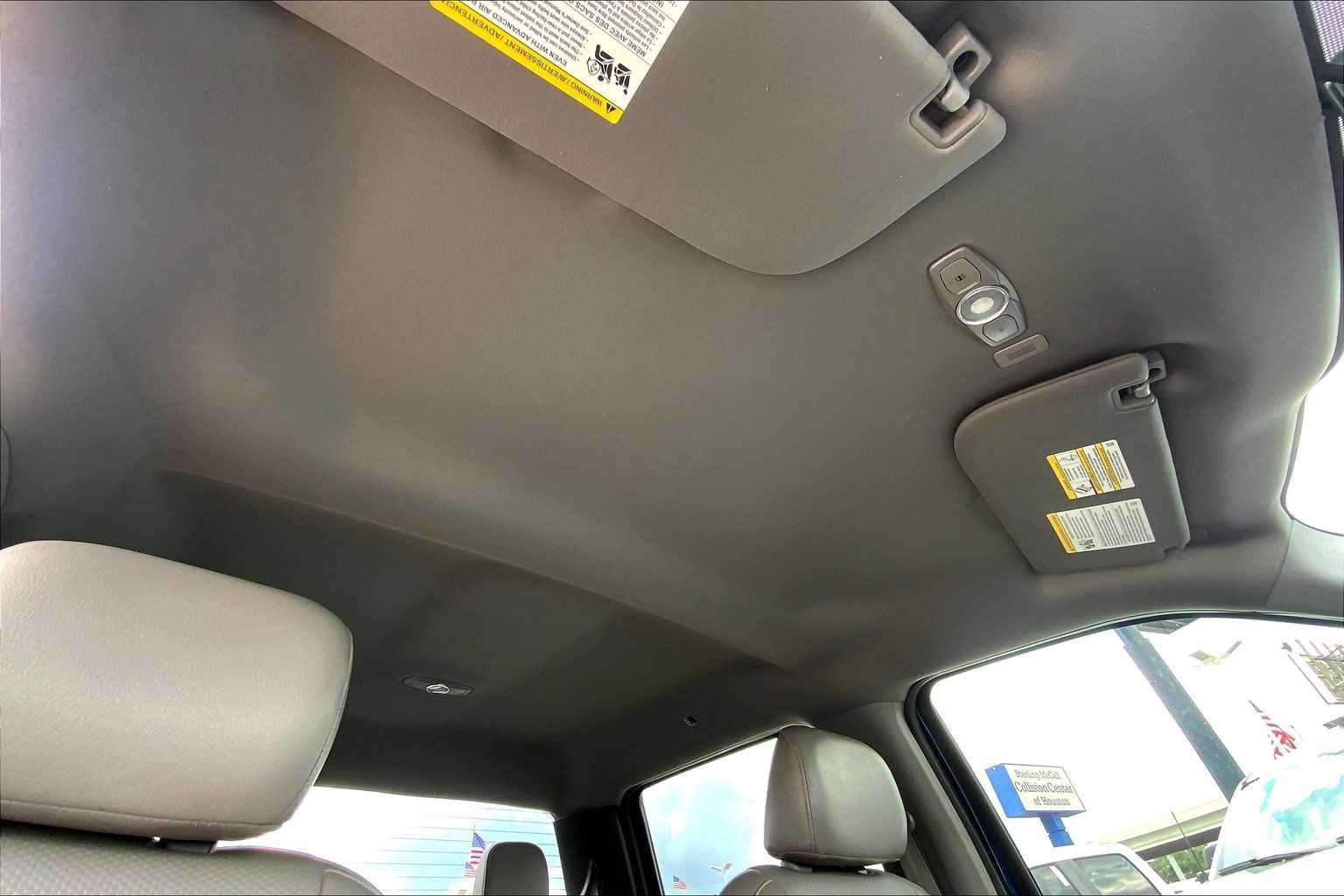 Used 2018 Blue Jeans Metallic Ford XL image 26