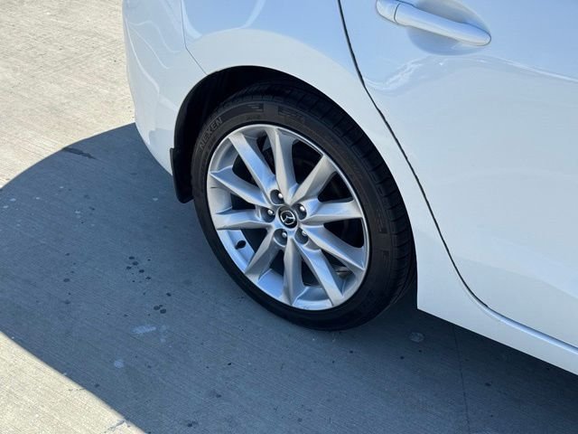 Used 2017 Snowflake White Pearl Mazda Touring 2.5 image 28