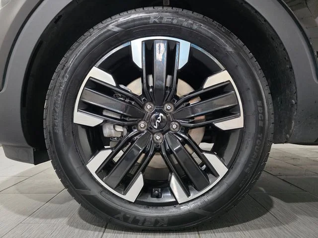 Used 2024 Black Kia SX image 22