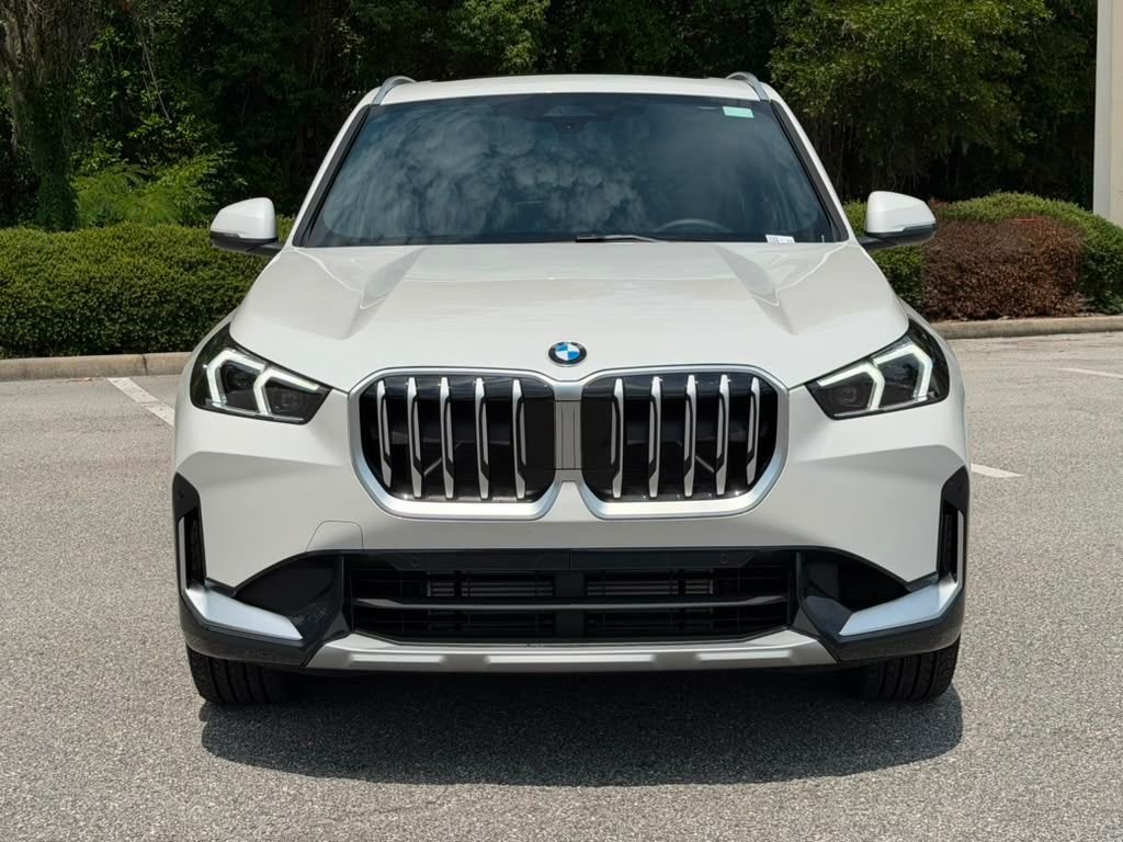 New 2026 White BMW xDrive28i image 7