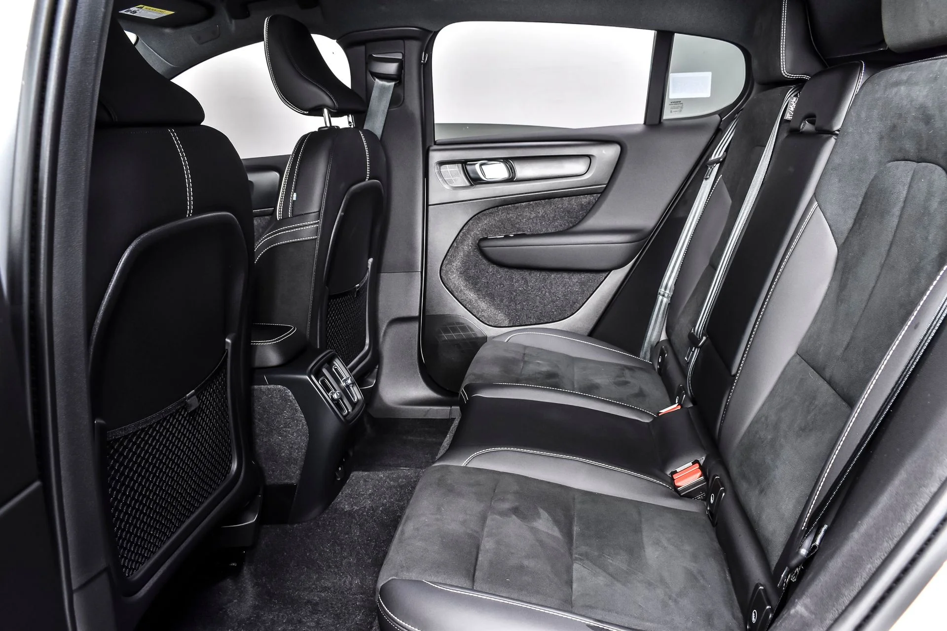 Used 2023 Silver Volvo Ultimate image 17