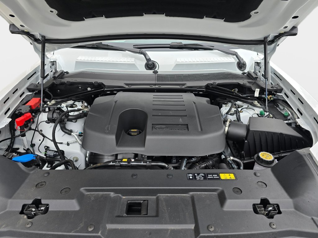 New 2026 Fuji White LAND ROVER X-Dynamic SE image 32
