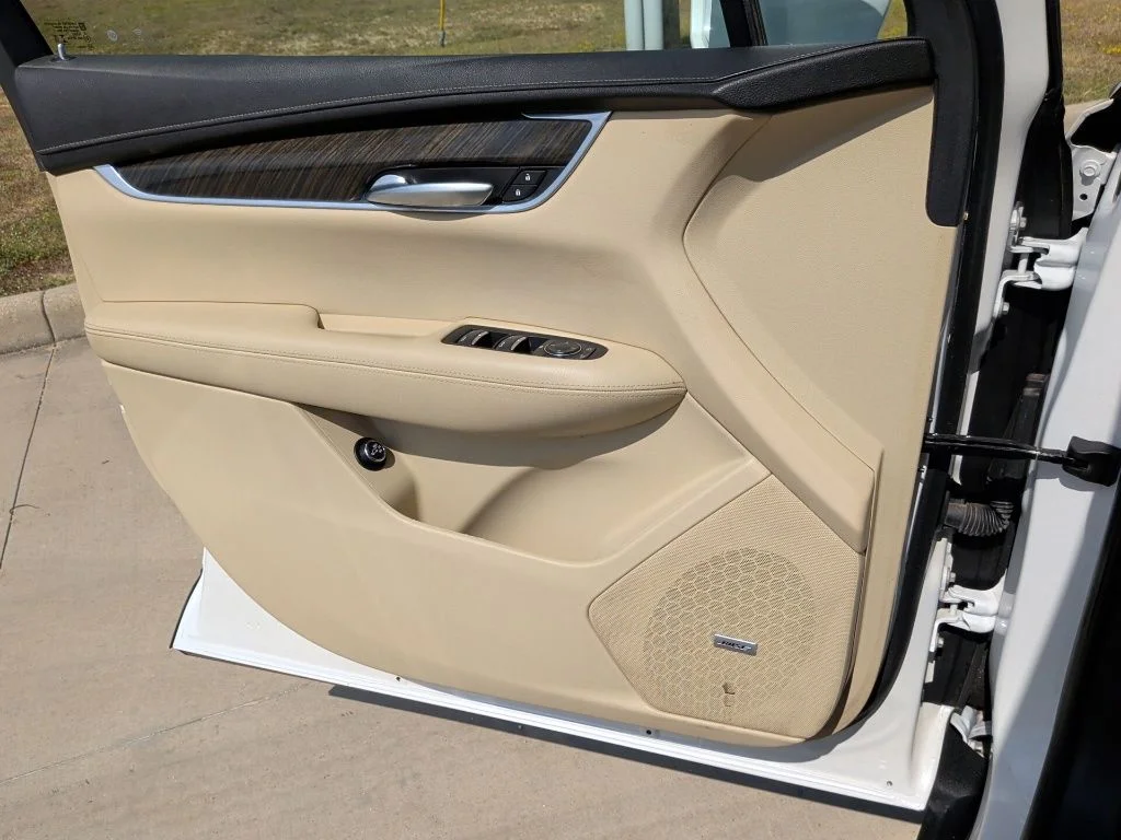 Used 2019 White Cadillac Base image 10