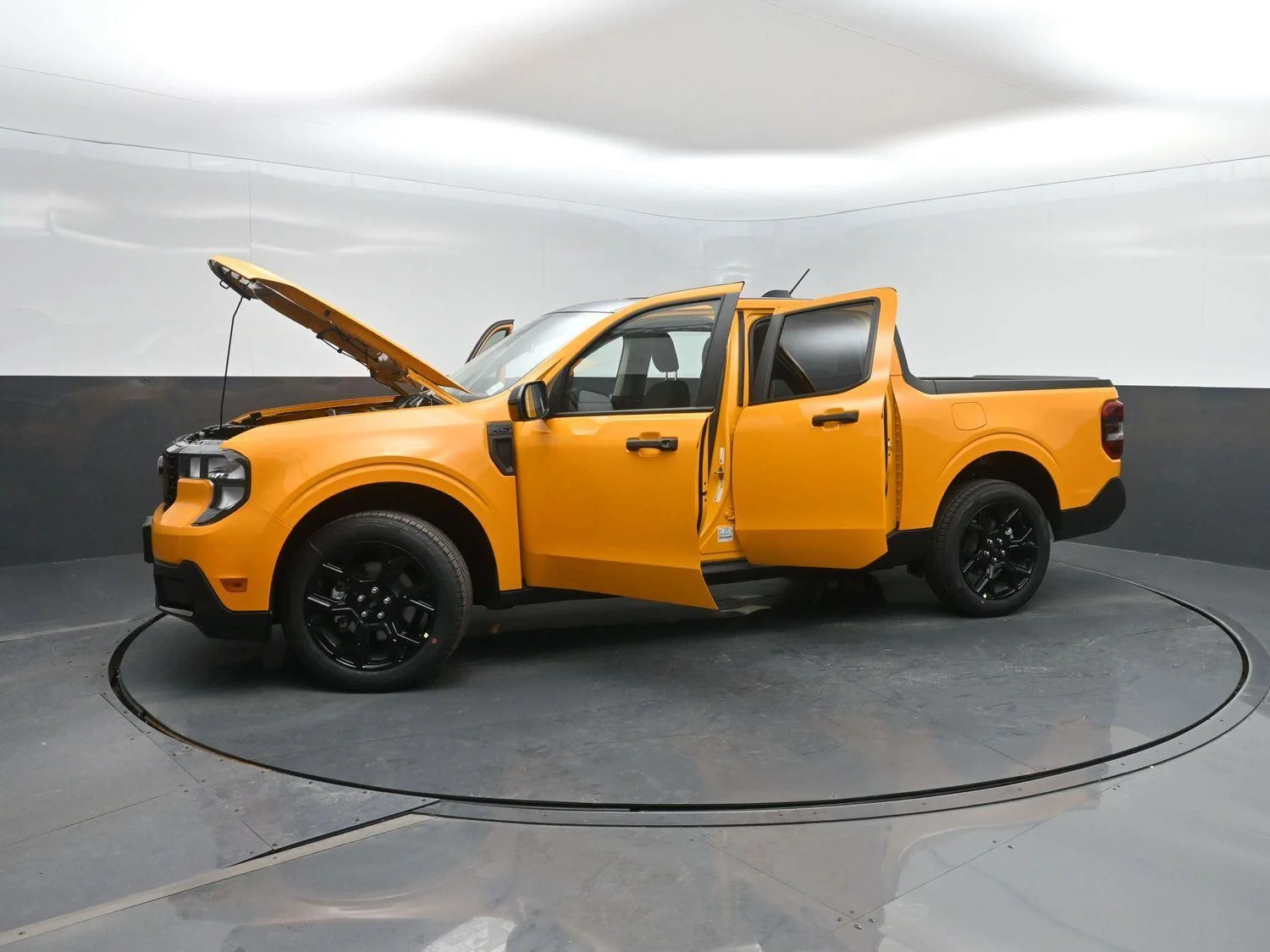 New 2026 Orange Fury Metallic Tri-Coat Ford XLT image 47