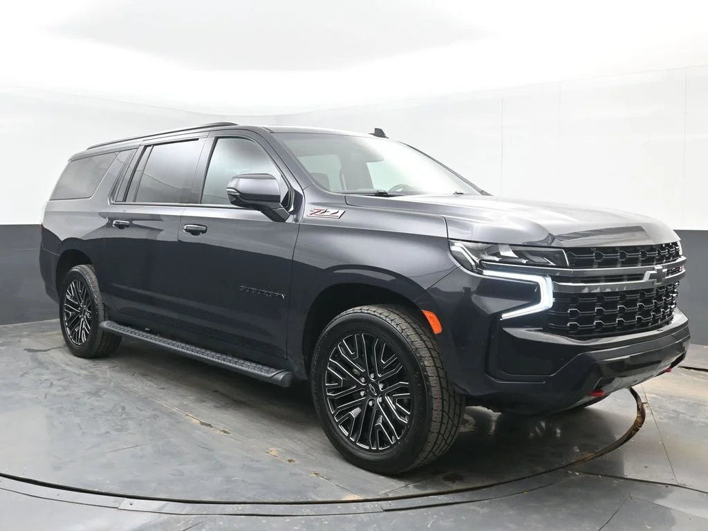Used 2022 Gray Chevrolet Z71 image 5