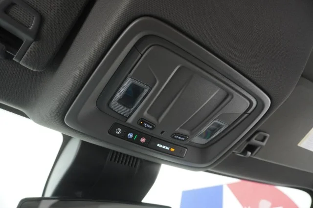 New 2026 Summit White GMC Elevation image 40