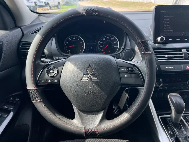 Used 2022  Mitsubishi LE image 13
