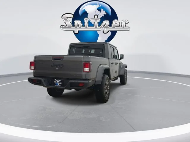 New 2026 Granite Crystal Metallic Clear-Coat Exterior Paint Jeep Sahara image 9