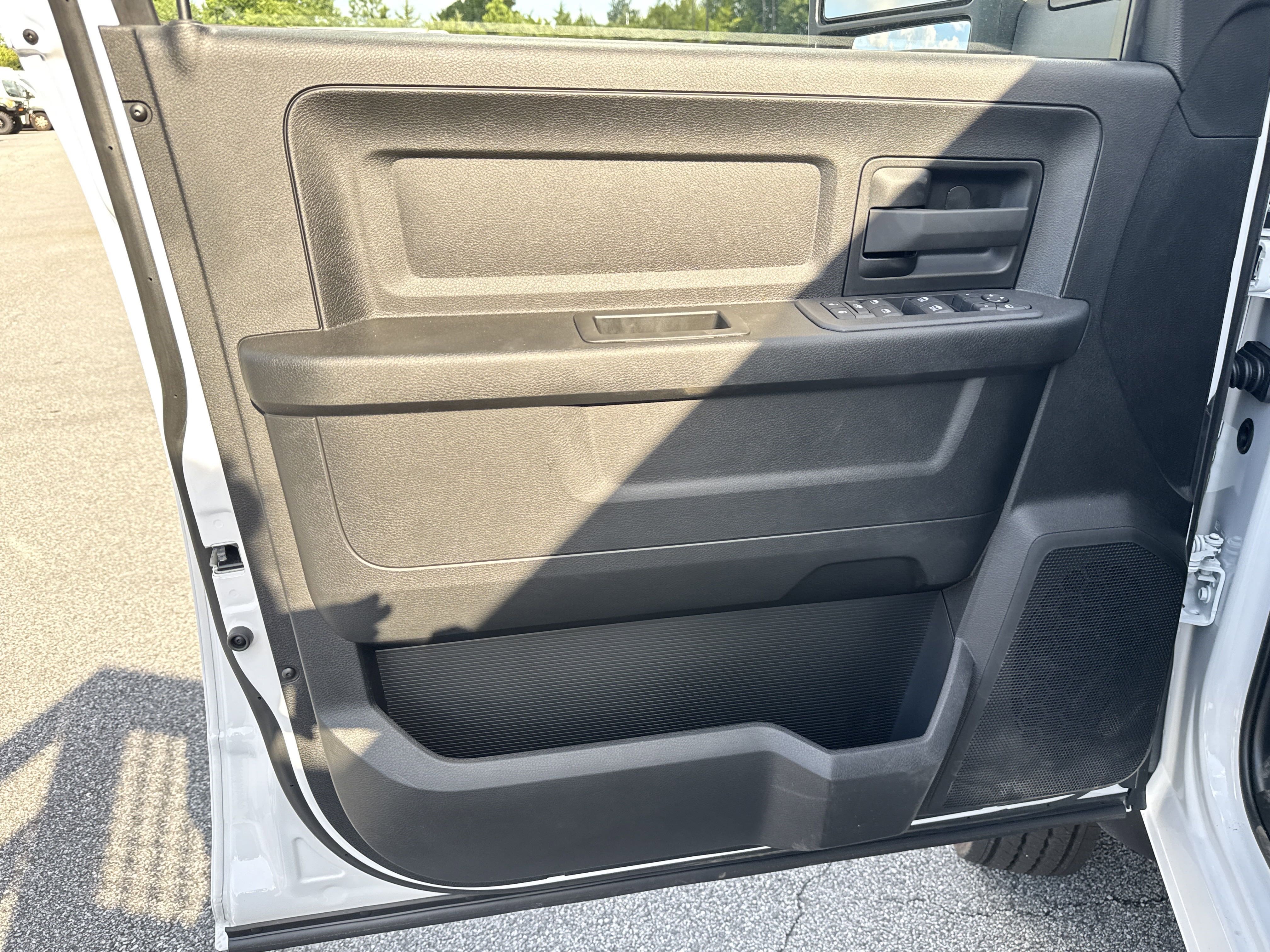 New 2025 Bright White Clearcoat RAM Tradesman image 17