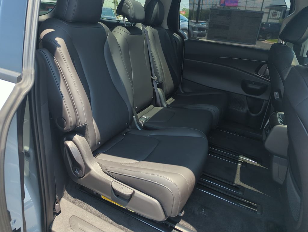 New 2026 Ceramic Silver Kia SX image 33