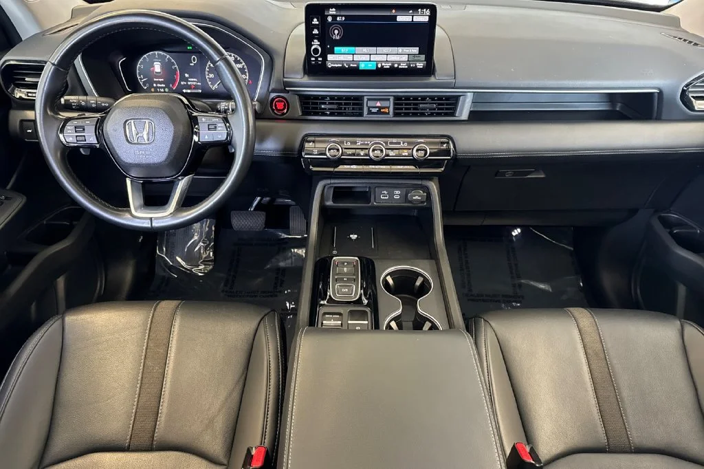 Certified Used 2025 Platinum White Pearl Honda Touring image 17