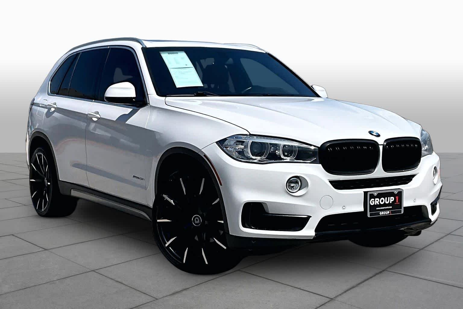 Used 2017 Alpine White BMW sDrive35i image 3
